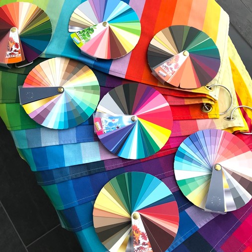 2 -sides pocketwaaiers voor het uitzoeken van kleding.