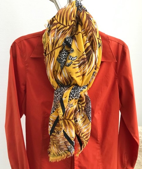 Kleuren combineren aan de hand van een sjaal met een print/dessin.