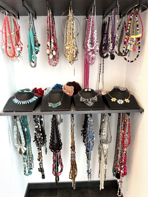 Accessoires bij kleur en figuuradvies in Joure.