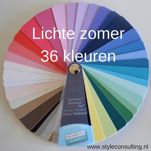 Kleurenwaier in 36 kleuren voor het lichte zomertype.