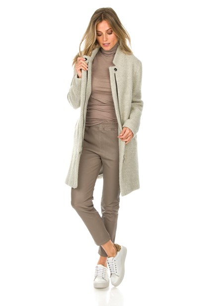 Kleding in de kleur taupe. | Style Consulting