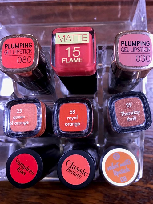 Betaalbare lipstick-kleuren voor warme kleurtypes.