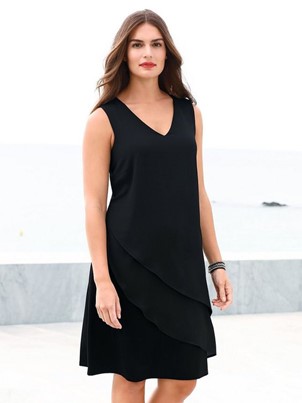Hoe draag je een little black dress in de zomer?