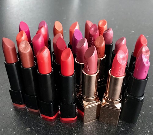 Lipstick kleuren voor het zomertype, lentetype, herfsttype, wintertype.